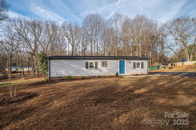 1383 Sandiwood Court, Claremont, NC 28610