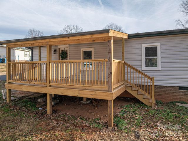 1383 Sandiwood Court, Claremont, NC 28610