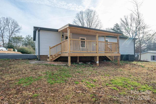 1383 Sandiwood Court, Claremont, NC 28610