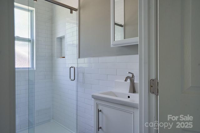 217 Circle Avenue, Charlotte, NC 28207