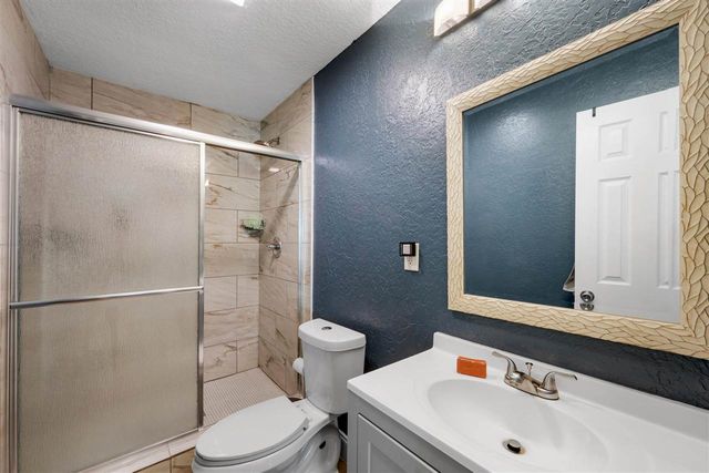 5322 NW Ash Ave, Lawton, OK 73505