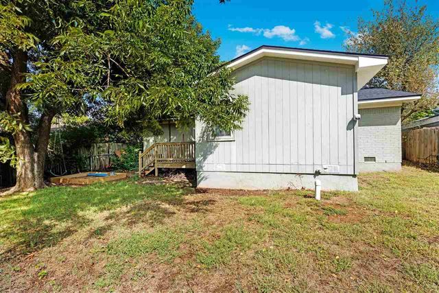 5322 NW Ash Ave, Lawton, OK 73505