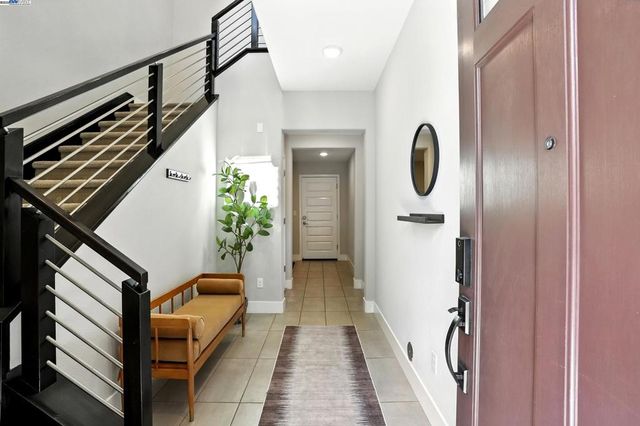 477 Mitchell Ave, Alameda, CA 94501
