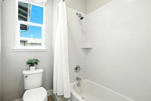 477 Mitchell Ave, Alameda, CA 94501