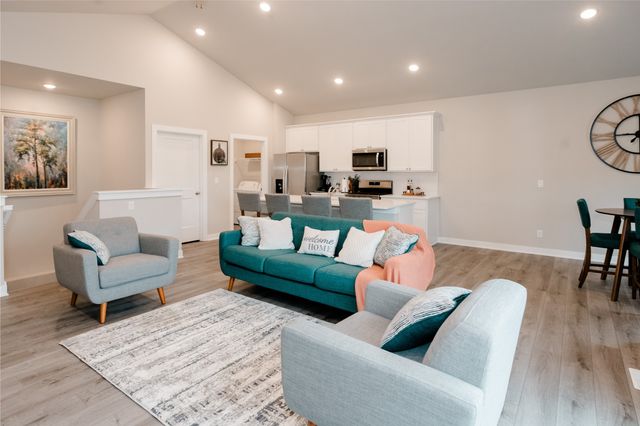 3260 Brook Landing Court, Des Moines, IA 50317
