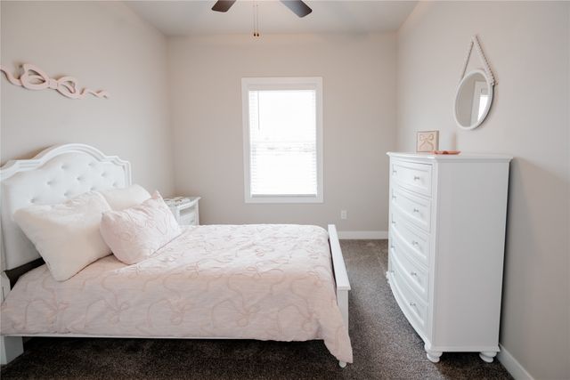 3260 Brook Landing Court, Des Moines, IA 50317