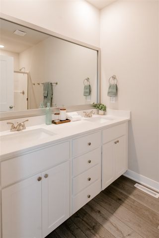 3260 Brook Landing Court, Des Moines, IA 50317
