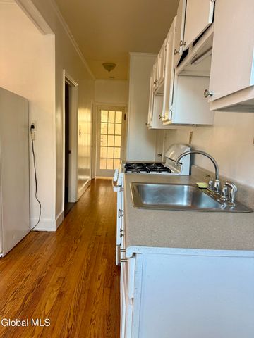 290 2nd Avenue 1A, Troy, NY 12182