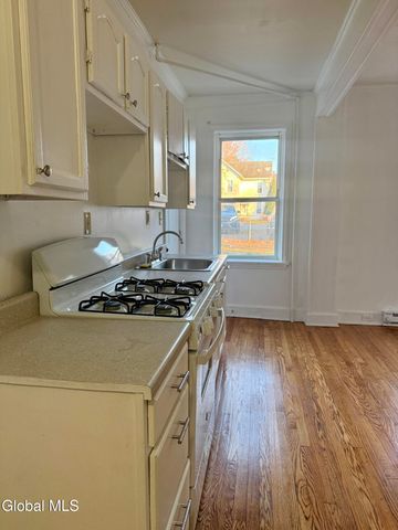 290 2nd Avenue 1A, Troy, NY 12182