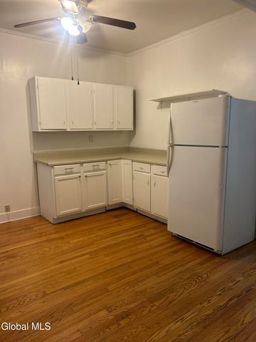 290 2nd Avenue 1A, Troy, NY 12182