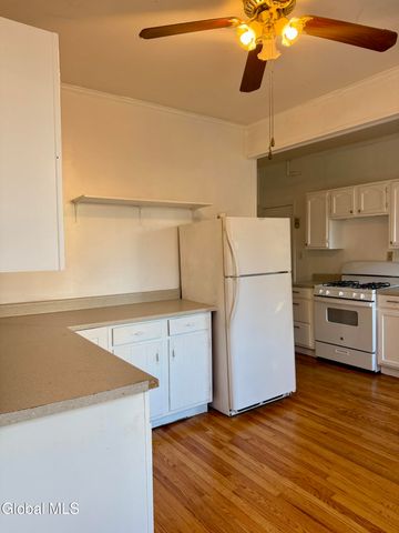 290 2nd Avenue 1A, Troy, NY 12182