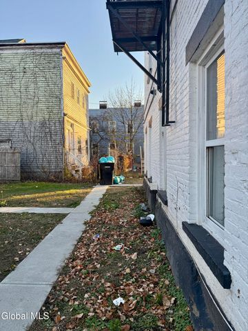 290 2nd Avenue 1A, Troy, NY 12182