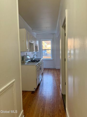 290 2nd Avenue 1A, Troy, NY 12182