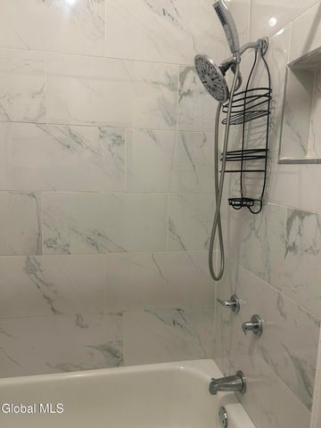 290 2nd Avenue 1A, Troy, NY 12182