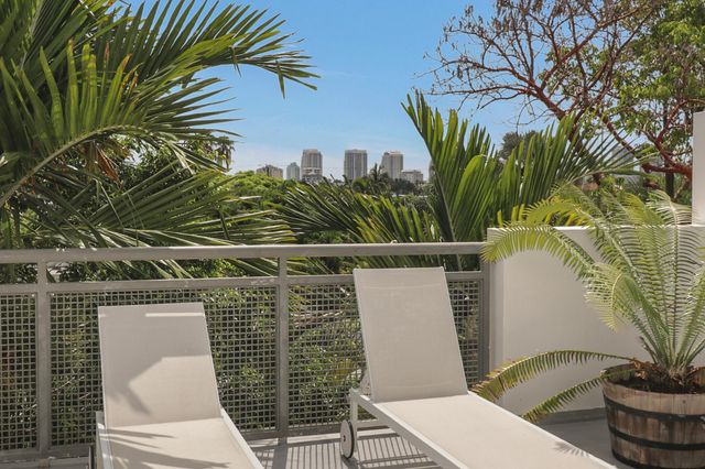 814 NE 19TH Avenue, Fort Lauderdale, FL 33304