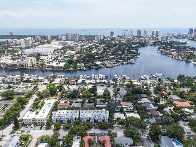 814 NE 19TH Avenue, Fort Lauderdale, FL 33304