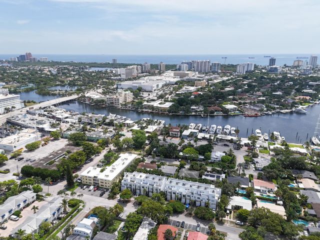 814 NE 19TH Avenue, Fort Lauderdale, FL 33304