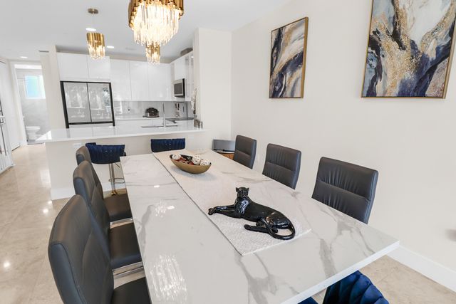 814 NE 19TH Avenue, Fort Lauderdale, FL 33304