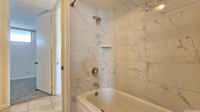 1160 Ala Napunani Street 1701, Honolulu, HI 96818