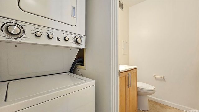 1160 Ala Napunani Street 1701, Honolulu, HI 96818