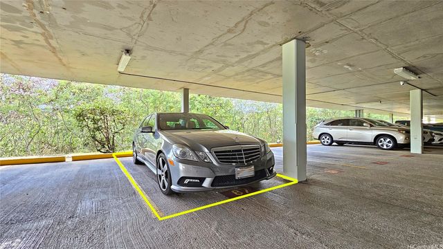 1160 Ala Napunani Street 1701, Honolulu, HI 96818