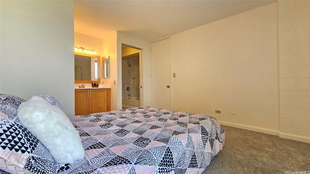 1160 Ala Napunani Street 1701, Honolulu, HI 96818
