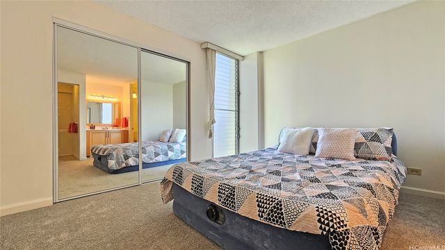 1160 Ala Napunani Street 1701, Honolulu, HI 96818
