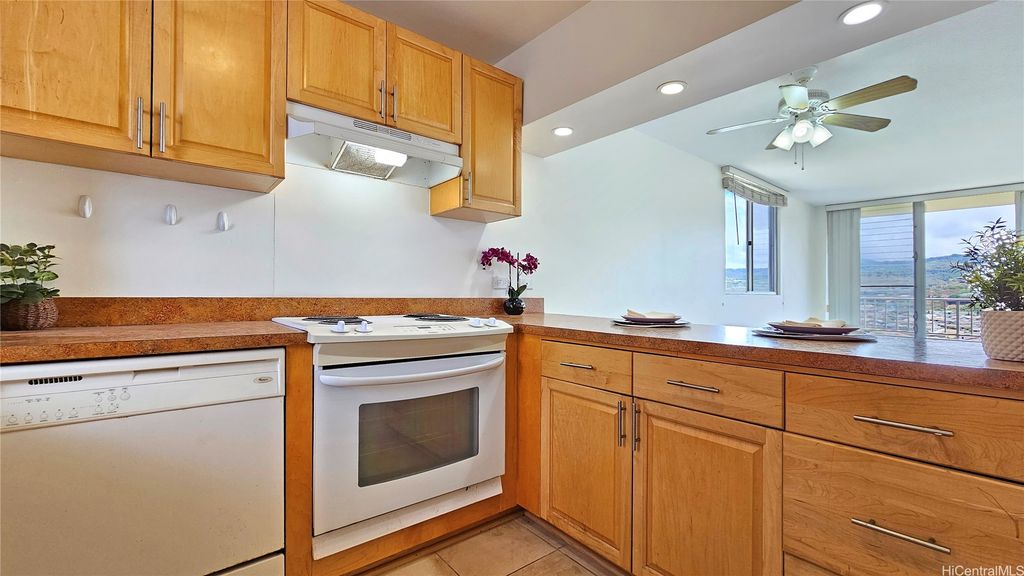 1160 Ala Napunani Street 1701, Honolulu, HI 96818