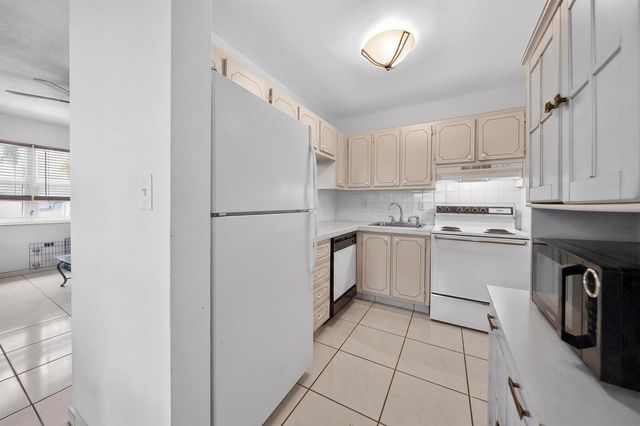 2918 Funston Street 35b, Hollywood, FL 33020