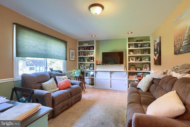 1460 WOODRIDGE DR, Middletown, PA 17057