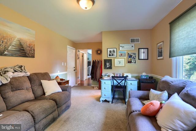 1460 WOODRIDGE DR, Middletown, PA 17057