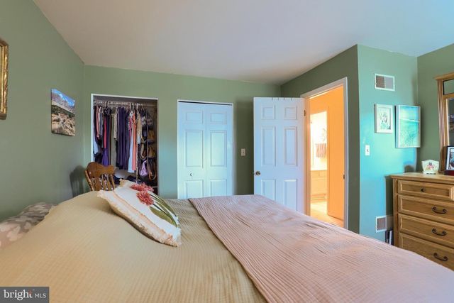 1460 WOODRIDGE DR, Middletown, PA 17057
