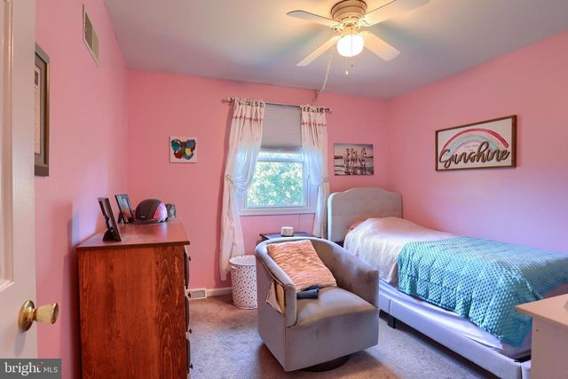 1460 WOODRIDGE DR, Middletown, PA 17057