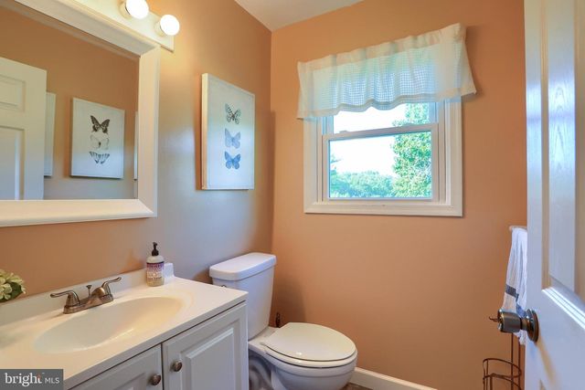 1460 WOODRIDGE DR, Middletown, PA 17057