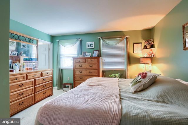 1460 WOODRIDGE DR, Middletown, PA 17057