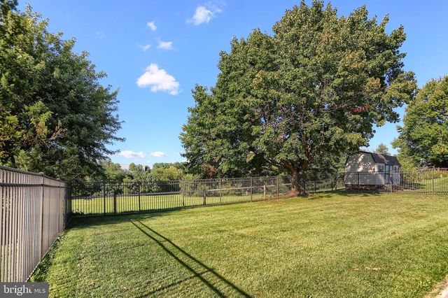 1460 WOODRIDGE DR, Middletown, PA 17057