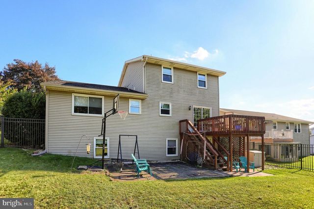 1460 WOODRIDGE DR, Middletown, PA 17057