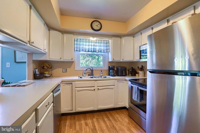 1460 WOODRIDGE DR, Middletown, PA 17057