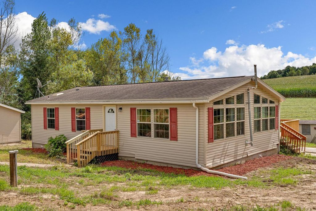 W20479 Brenegan LANE, Galesville, WI 54630