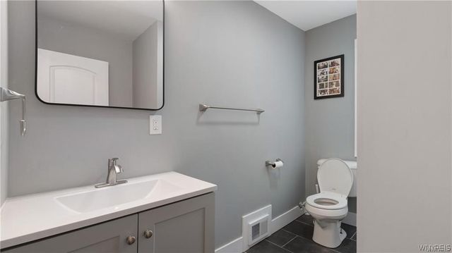 713 Townsend Place, Niagara Falls, NY 14301