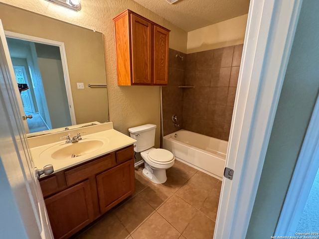 1411 Dry Eagle, San Antonio, TX 78245