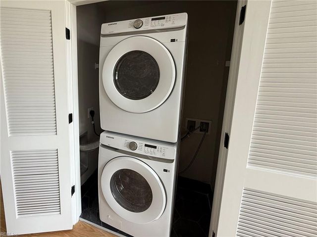 332 34th St Apt 116, Newport News, VA 23607