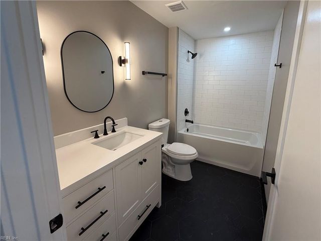 332 34th St Apt 116, Newport News, VA 23607