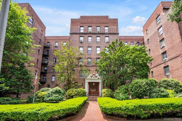 8380 118th Street 2P, Kew Gardens, NY 11415