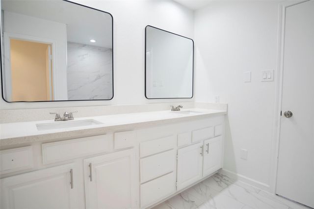 16002 Constitution Lane, Friendswood, TX 77546