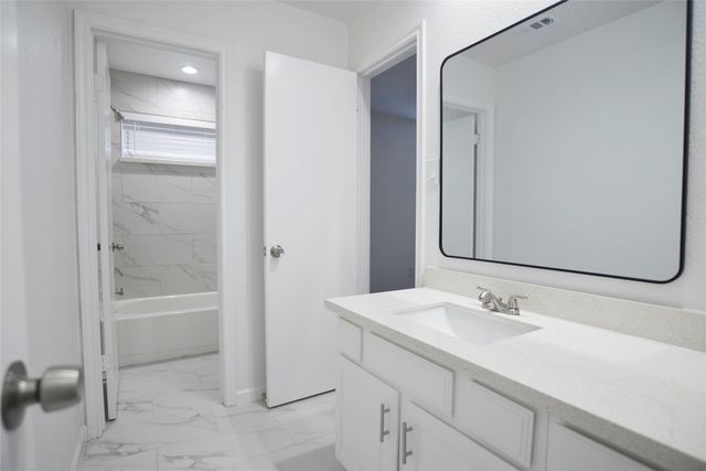 16002 Constitution Lane, Friendswood, TX 77546