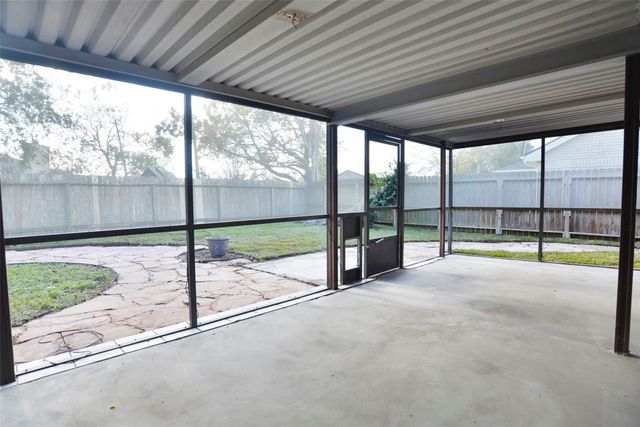 16002 Constitution Lane, Friendswood, TX 77546