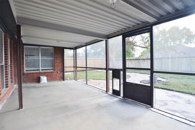 16002 Constitution Lane, Friendswood, TX 77546