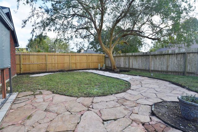 16002 Constitution Lane, Friendswood, TX 77546