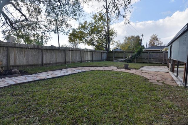 16002 Constitution Lane, Friendswood, TX 77546